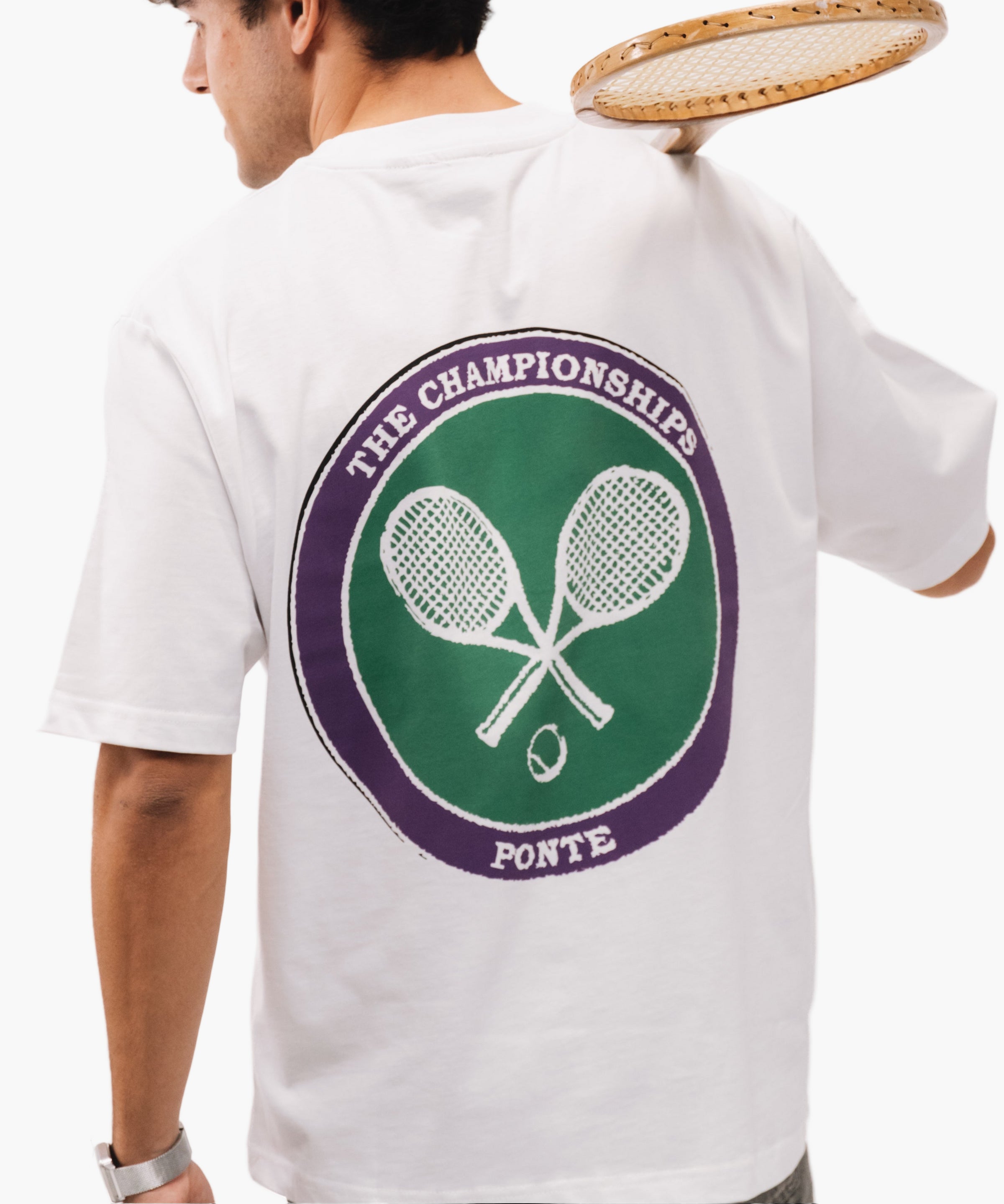 Modelo con Camiseta The Championships Ponte  por detras con zoom