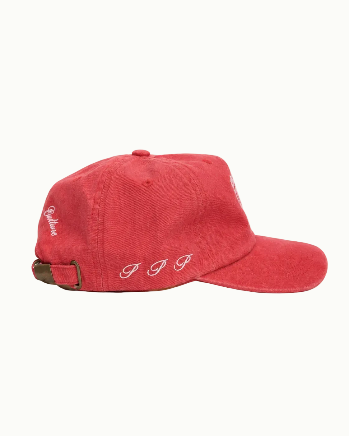 Foto de la gorra our culture lateral en estudio
