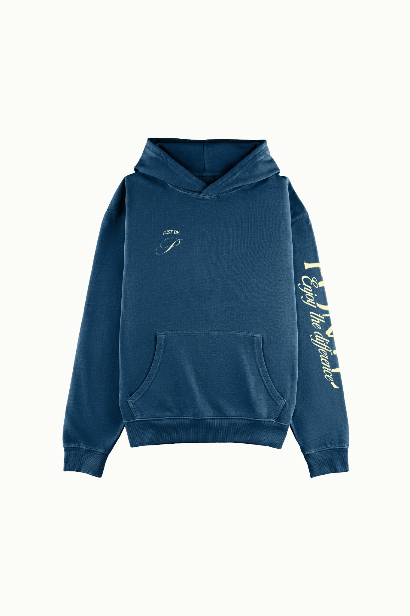 Sudadera Fly Different Hoodie azul petróleo de frente, prenda sola con letras crema y manga estampada
